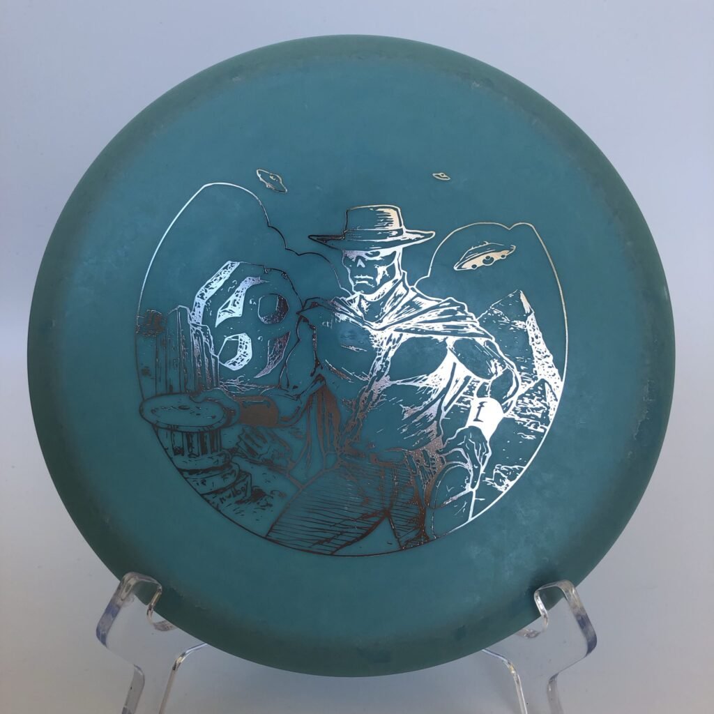 Top view of glow Innova Chariot in D-Blend plastic capturing the light.