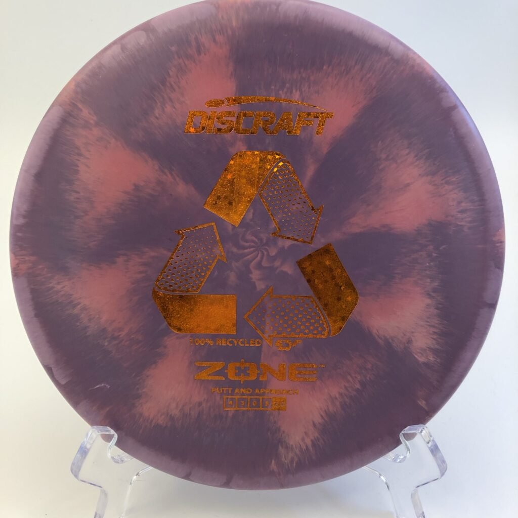 Discraft Zone in ESP plastic 100% recycled edition for better grip and stability.