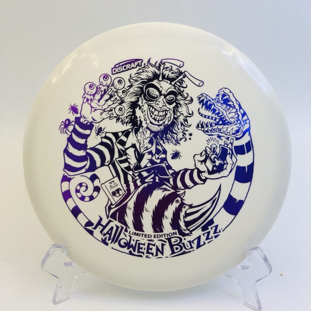 Discraft Buzzz in Glo plastic 2024 Halloween Special Edition.